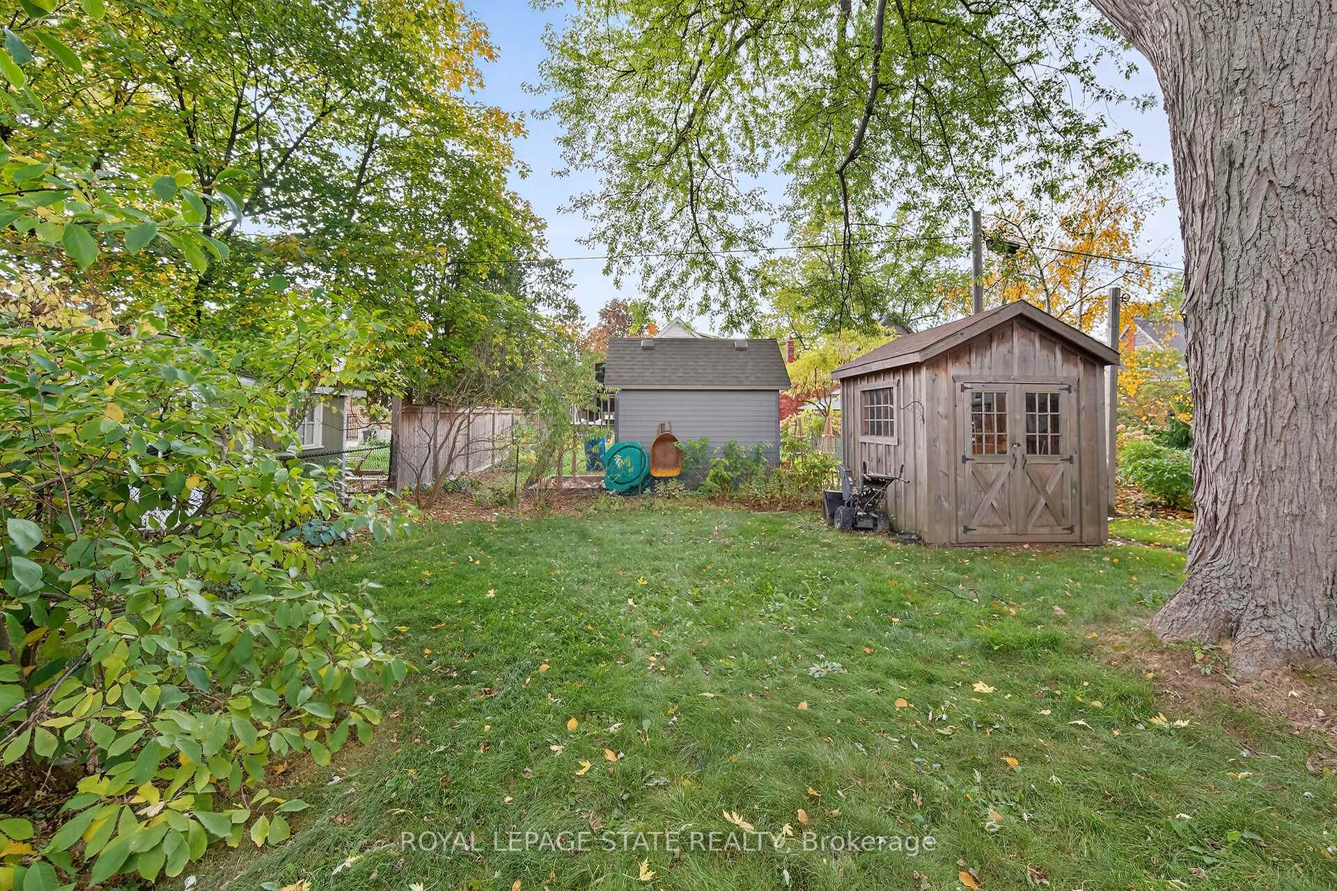 Photo 32 of 76 Wycliffe Avenue, Hamilton, Centremount — HOMEH