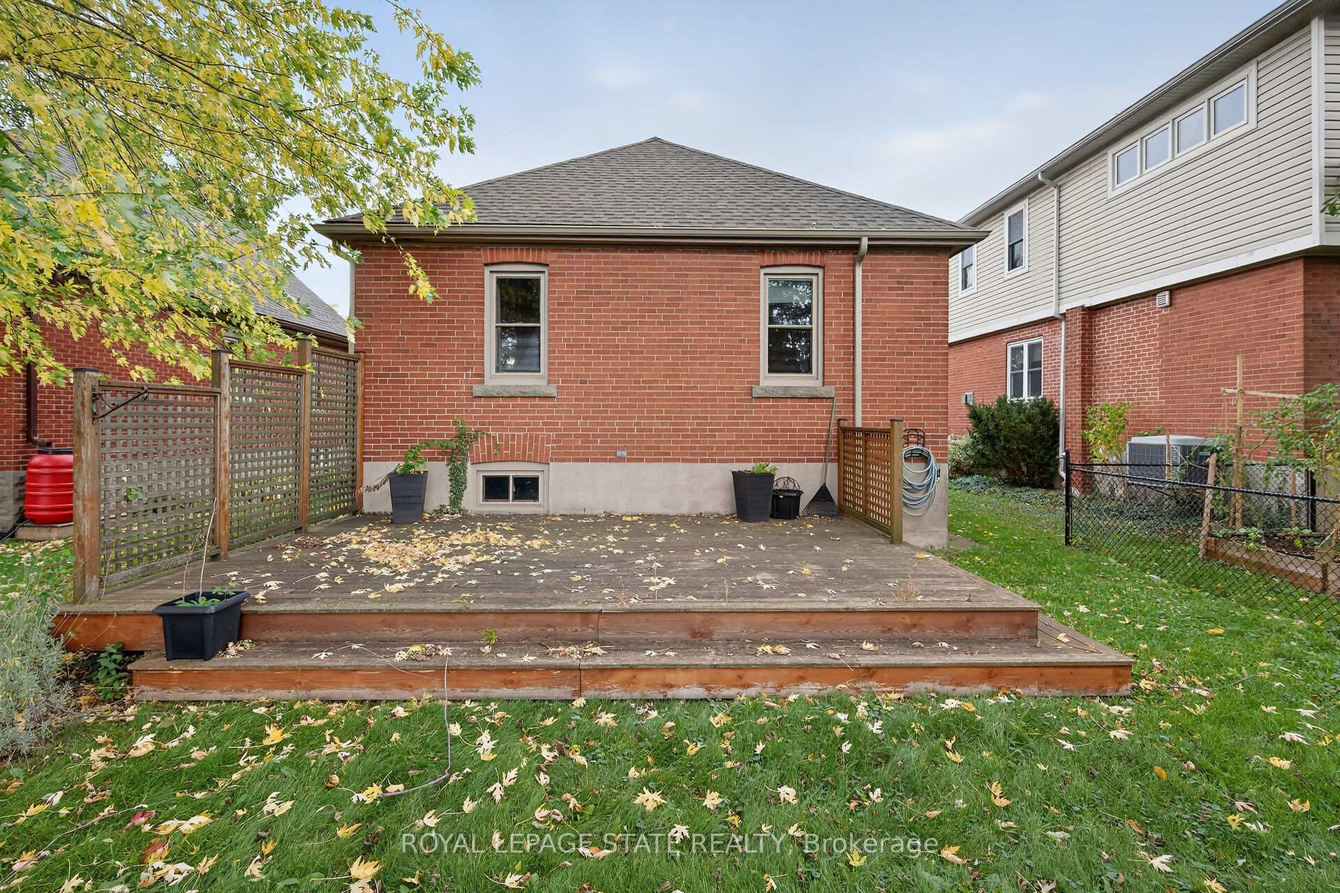 Photo 33 of 76 Wycliffe Avenue, Hamilton, Centremount — HOMEH