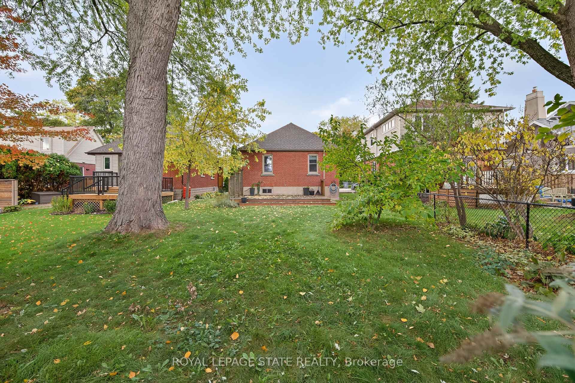 Photo 35 of 76 Wycliffe Avenue, Hamilton, Centremount — HOMEH