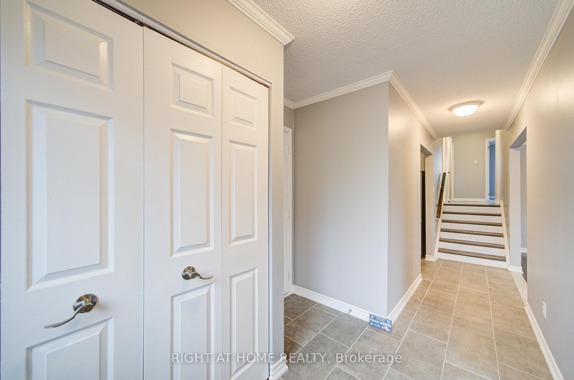 Photo 5 of 52 Rosenfeld Drive, Barrie, Grove East — HOMEH