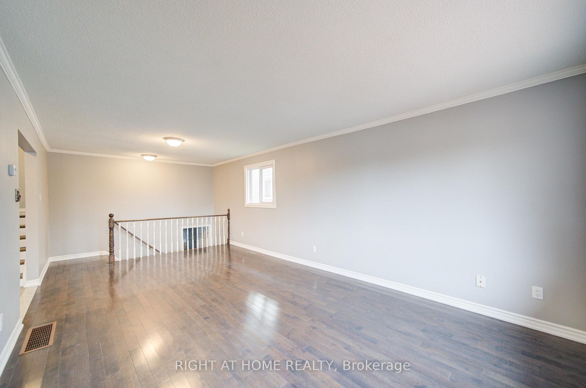 Photo 6 of 52 Rosenfeld Drive, Barrie, Grove East — HOMEH
