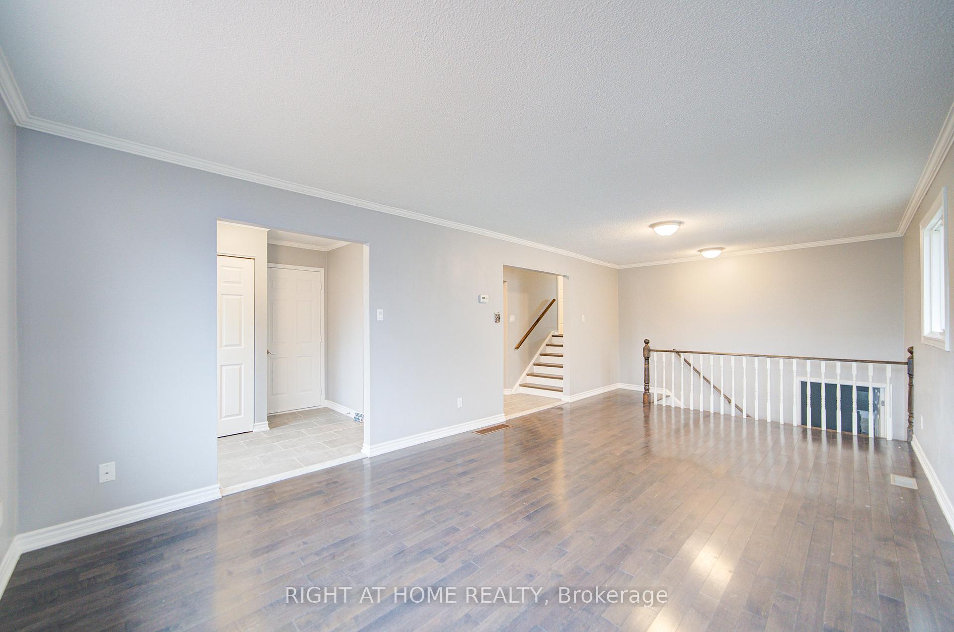 Photo 8 of 52 Rosenfeld Drive, Barrie, Grove East — HOMEH