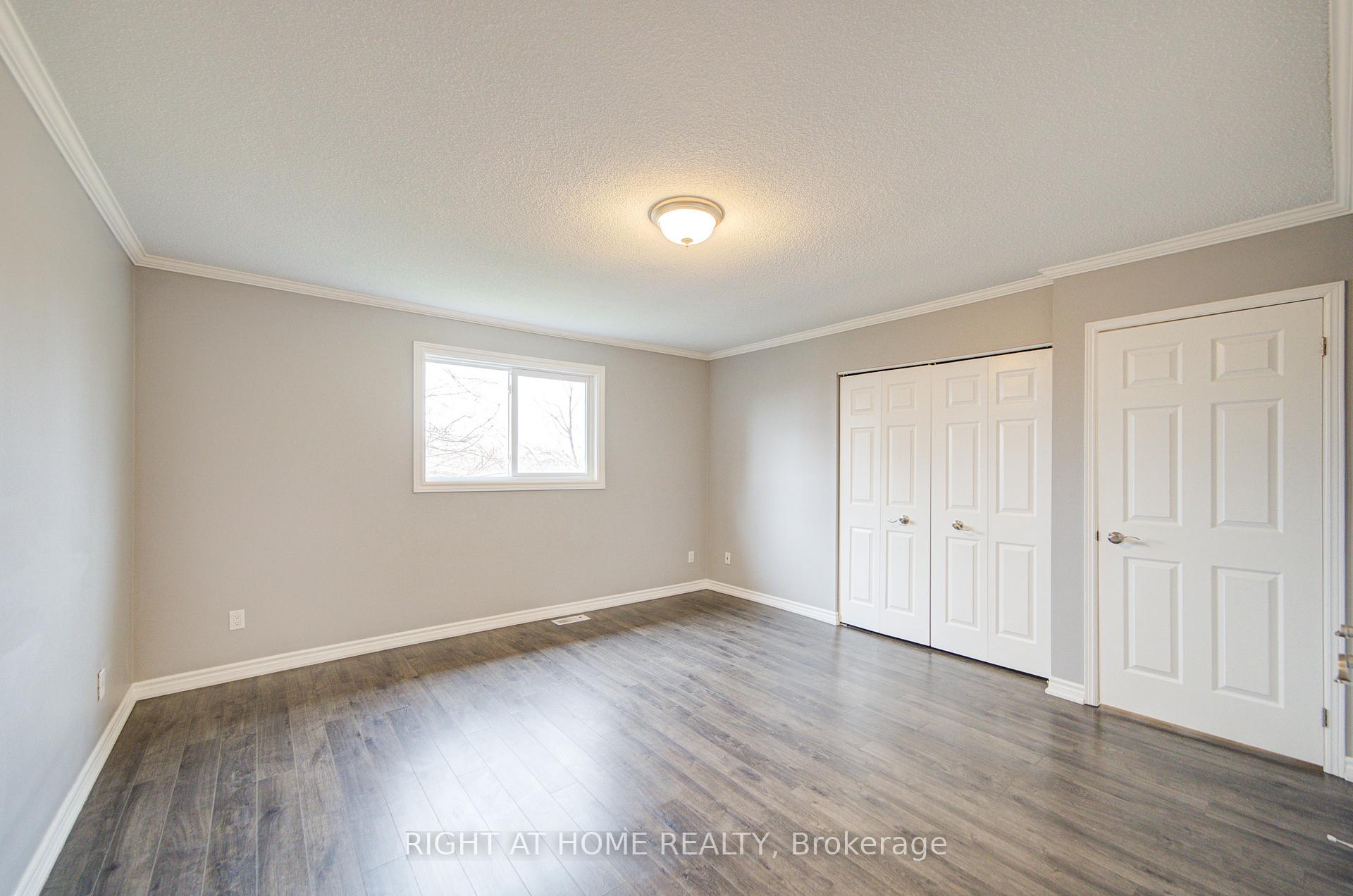 Photo 17 of 52 Rosenfeld Drive, Barrie, Grove East — HOMEH