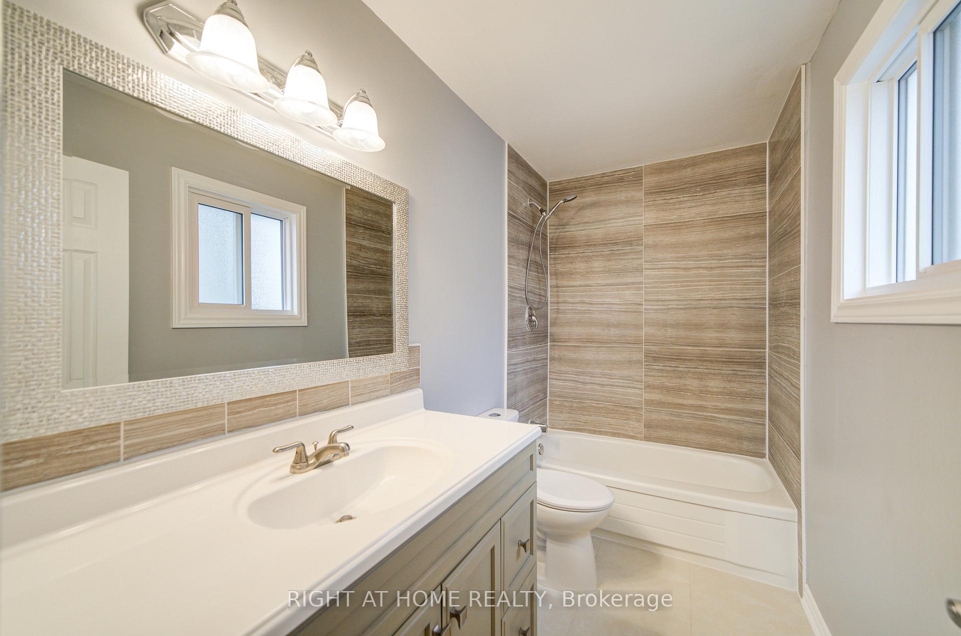 Photo 19 of 52 Rosenfeld Drive, Barrie, Grove East — HOMEH