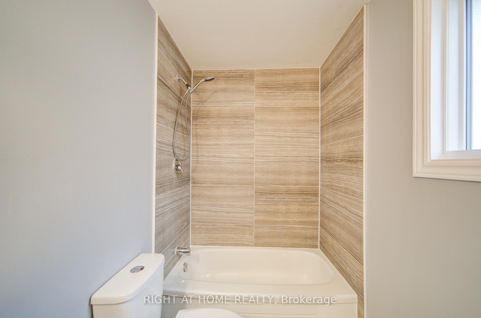 Photo 20 of 52 Rosenfeld Drive, Barrie, Grove East — HOMEH