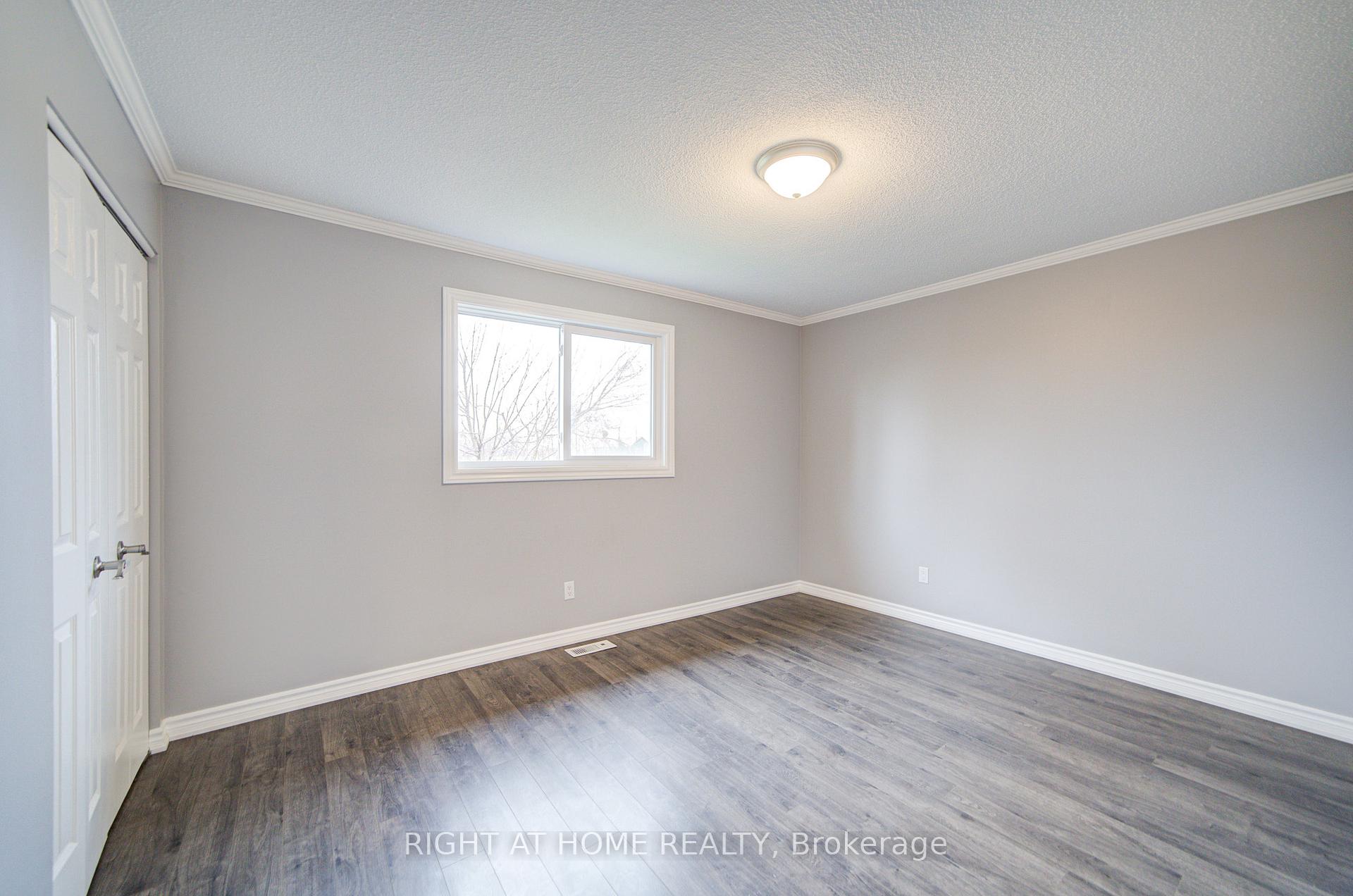 Photo 21 of 52 Rosenfeld Drive, Barrie, Grove East — HOMEH
