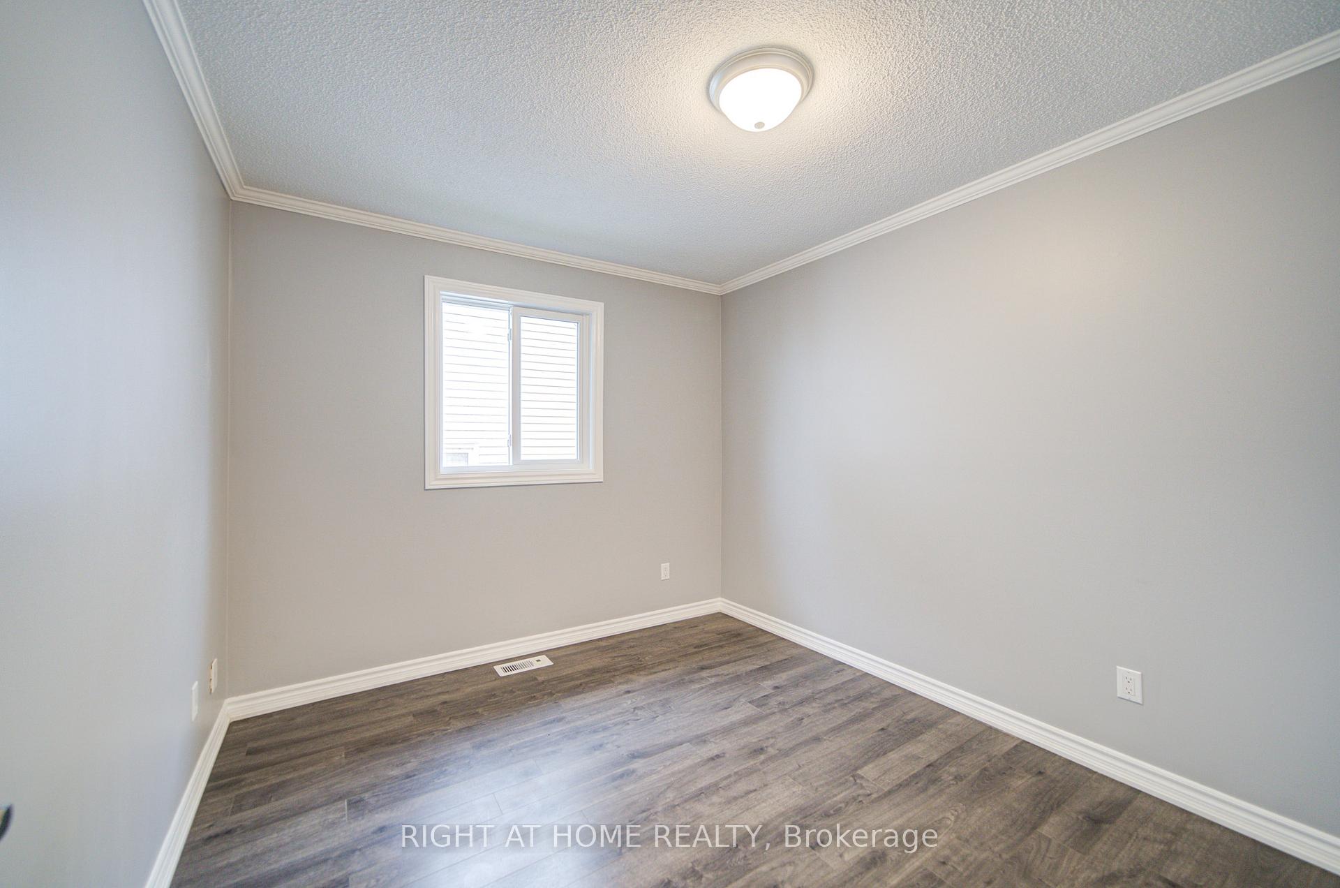 Photo 23 of 52 Rosenfeld Drive, Barrie, Grove East — HOMEH