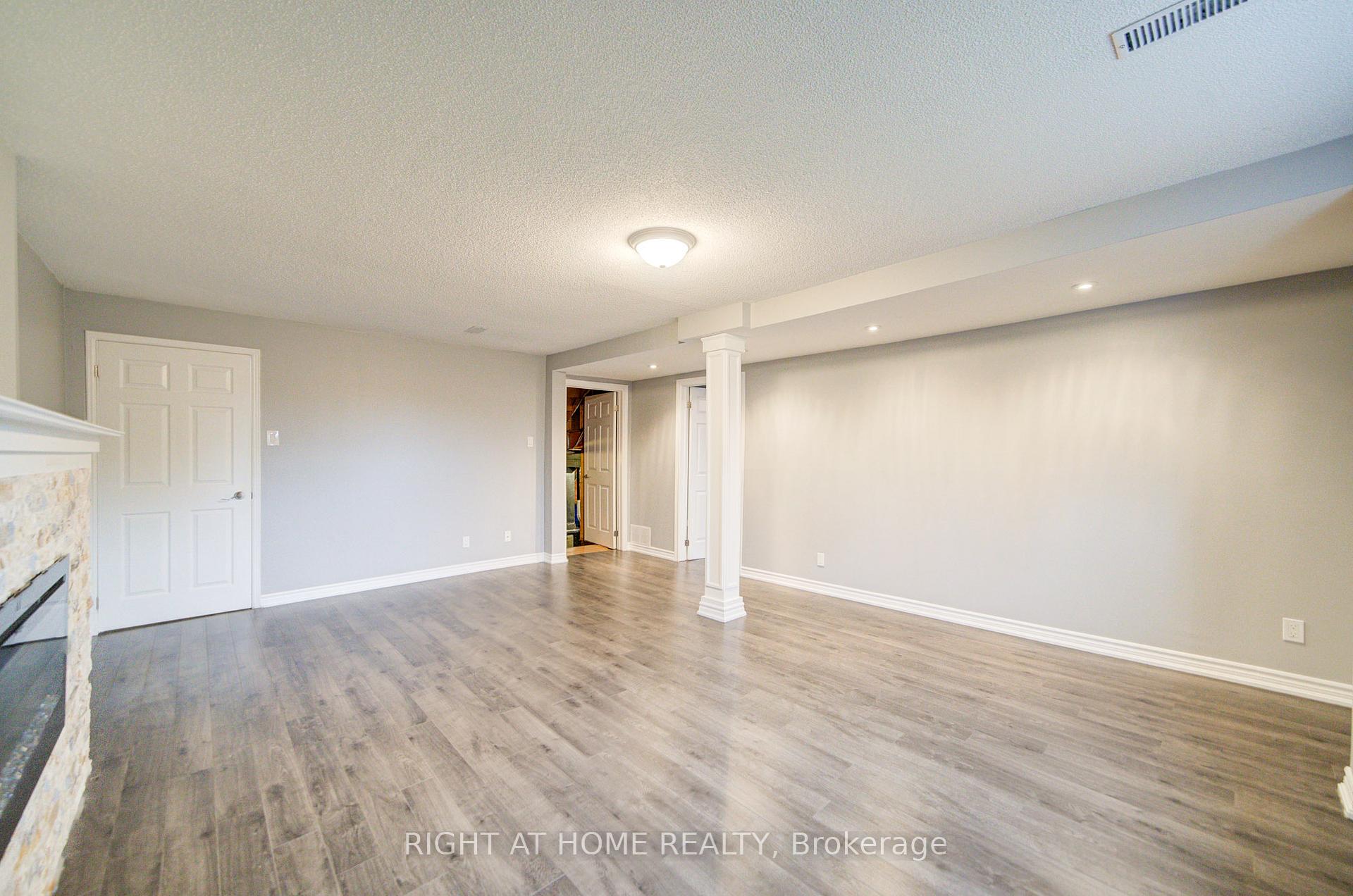 Photo 28 of 52 Rosenfeld Drive, Barrie, Grove East — HOMEH