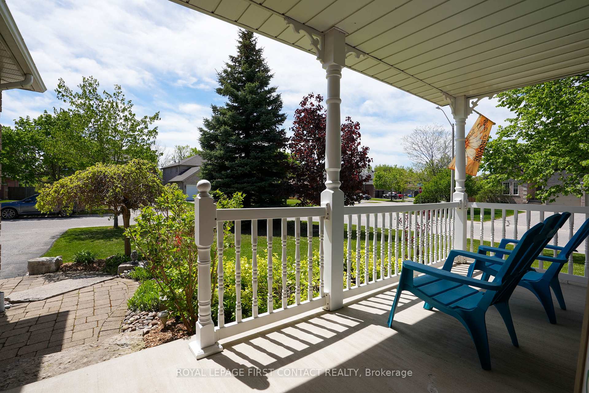 Photo 4 of 28 Carley Crescent, Barrie, Painswick South — HOMEH
