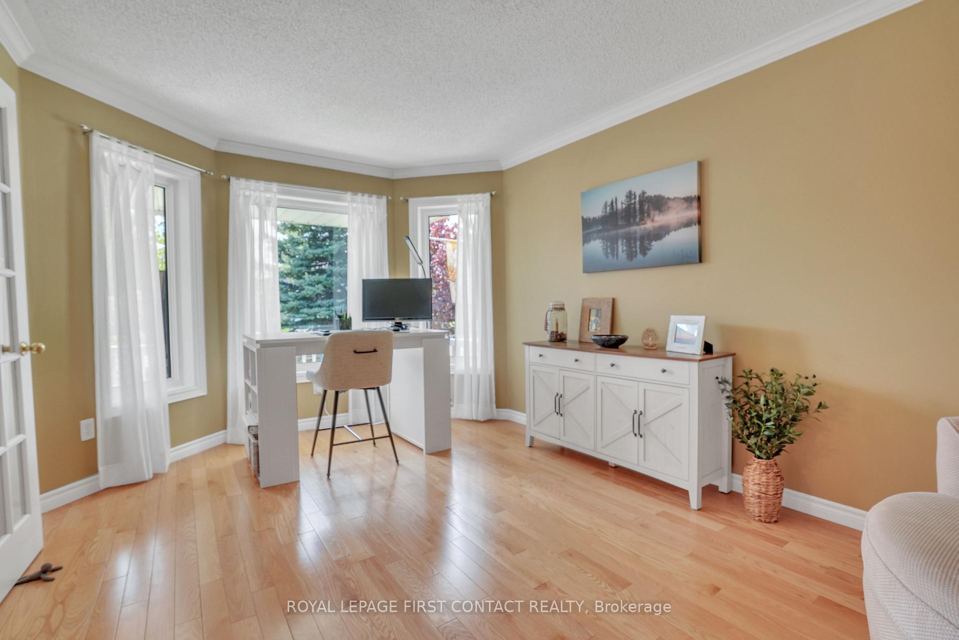 Photo 8 of 28 Carley Crescent, Barrie, Painswick South — HOMEH