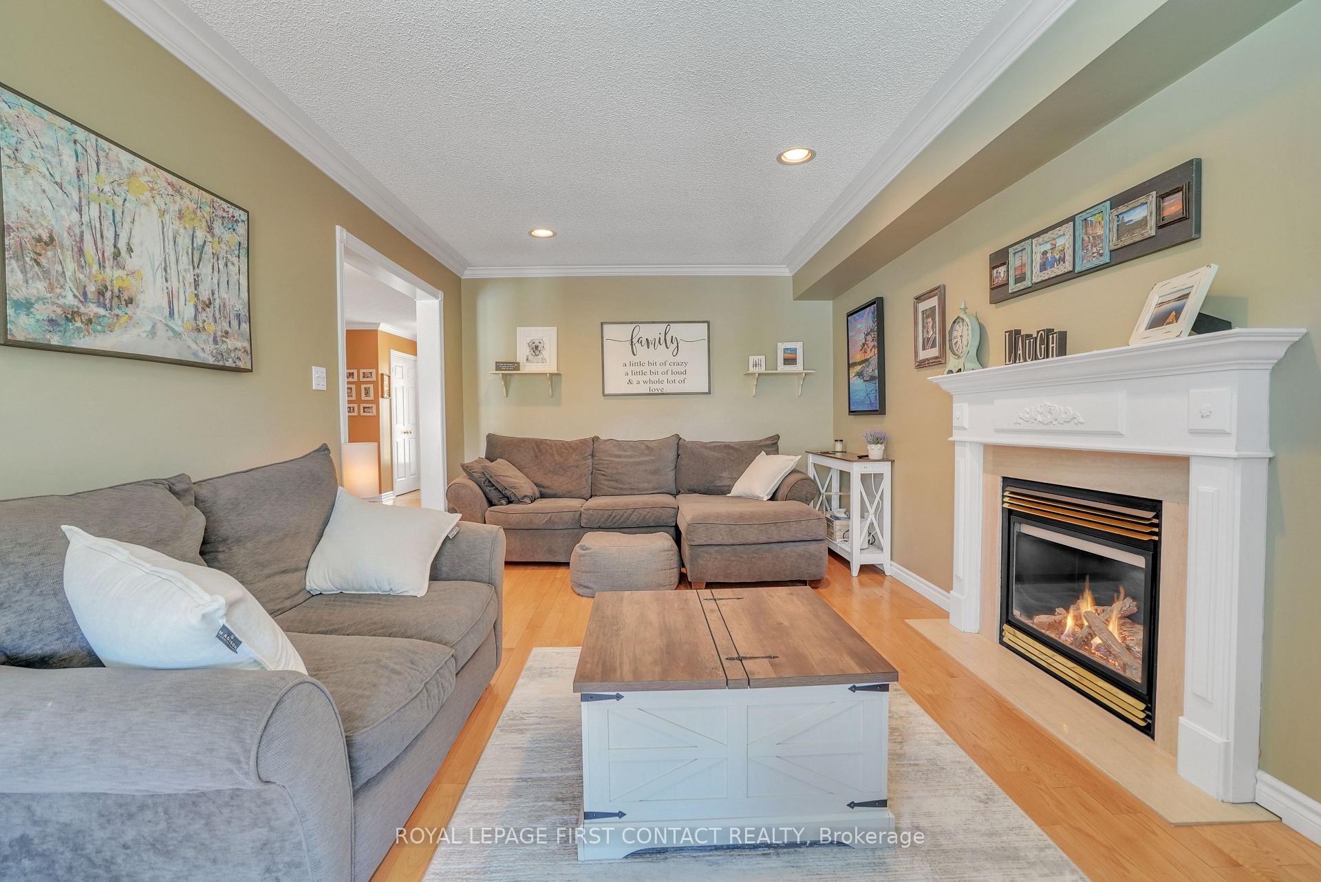 Photo 10 of 28 Carley Crescent, Barrie, Painswick South — HOMEH