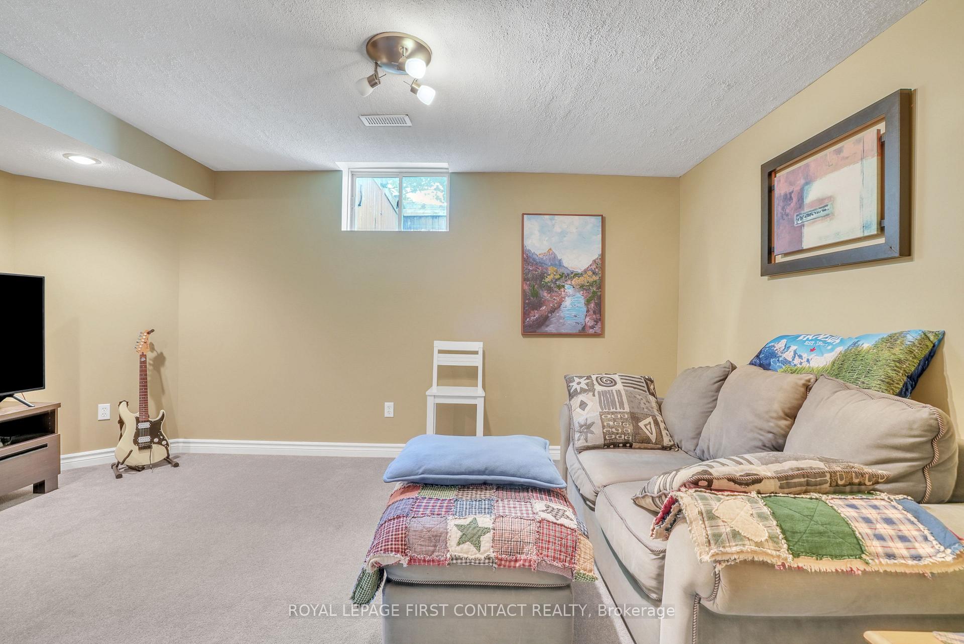Photo 36 of 28 Carley Crescent, Barrie, Painswick South — HOMEH