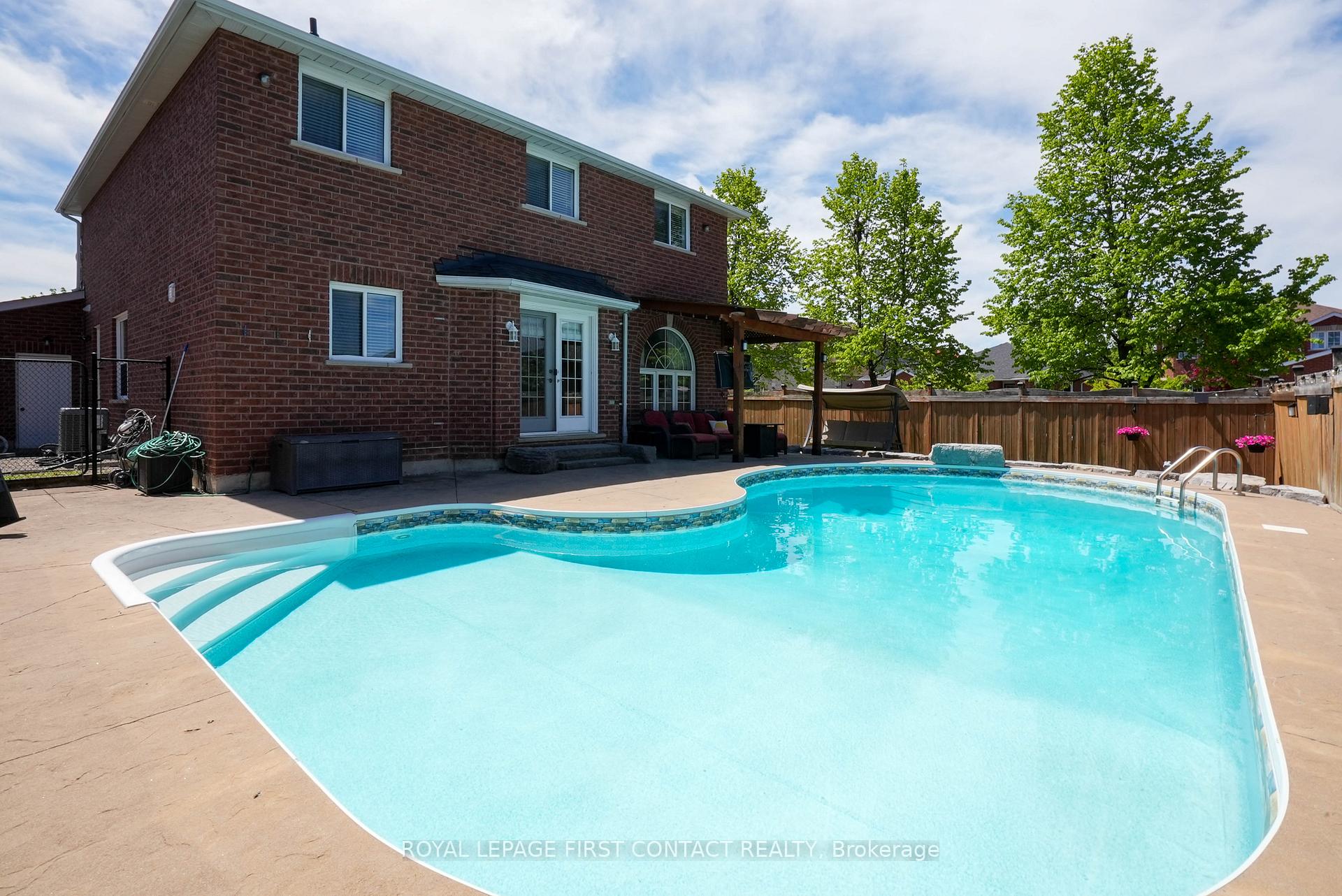 Photo 39 of 28 Carley Crescent, Barrie, Painswick South — HOMEH
