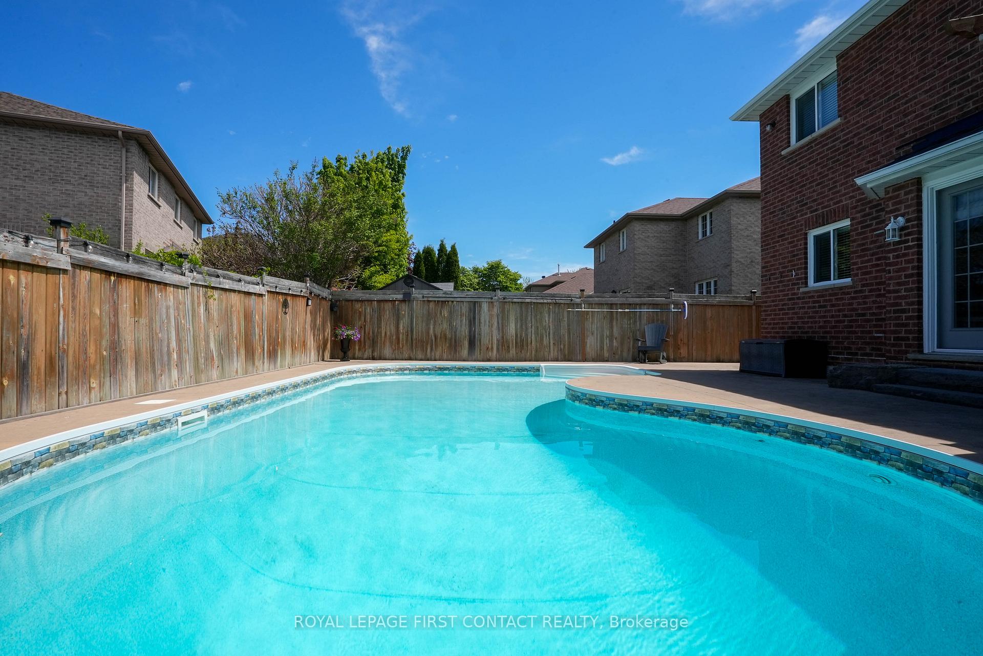 Photo 42 of 28 Carley Crescent, Barrie, Painswick South — HOMEH