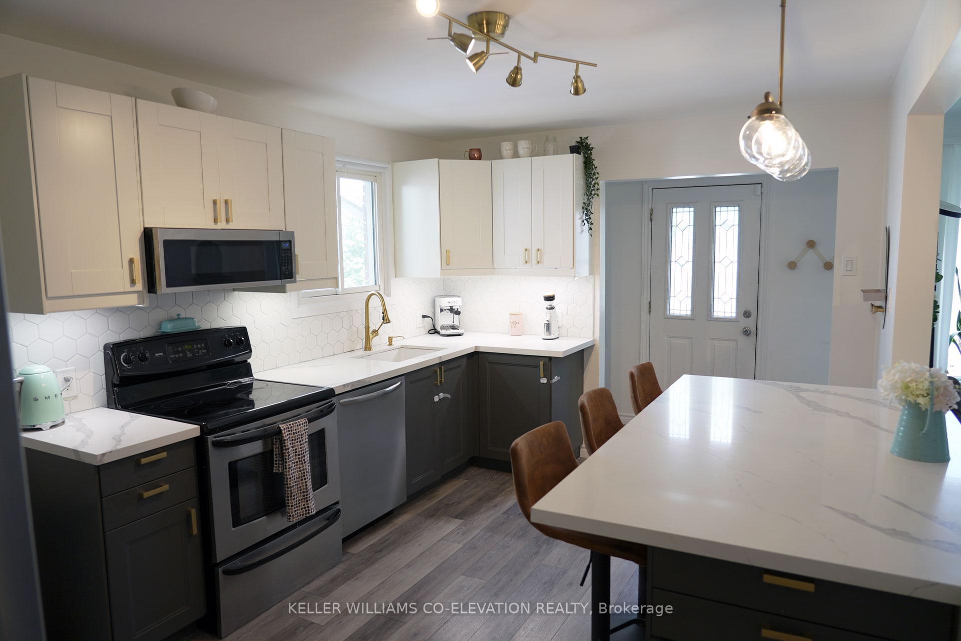 Photo 4 of 5 Mountain Avenue N, Hamilton, Stoney Creek — HOMEH