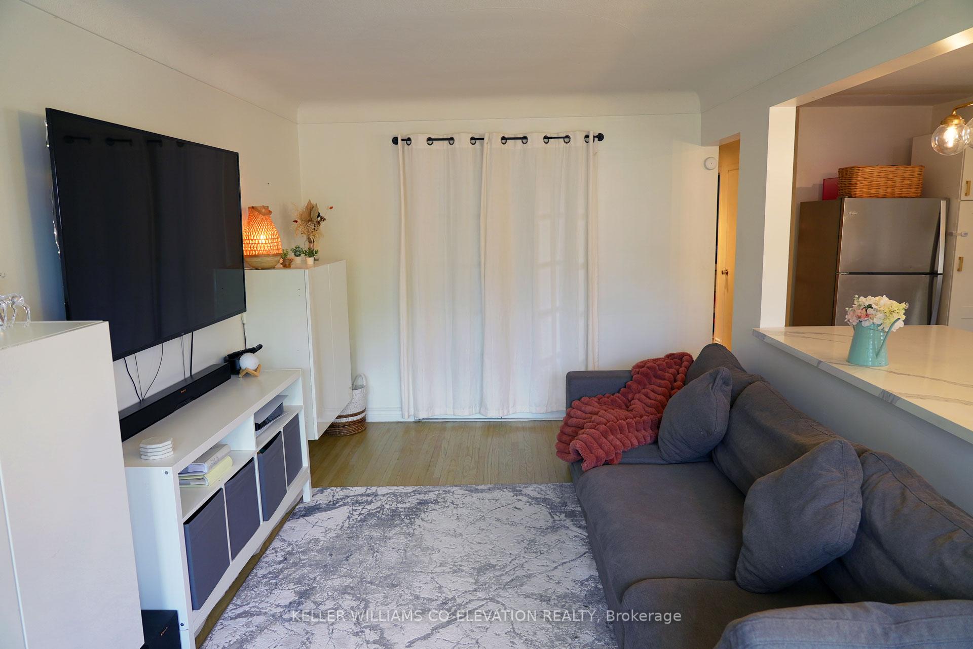 Photo 7 of 5 Mountain Avenue N, Hamilton, Stoney Creek — HOMEH