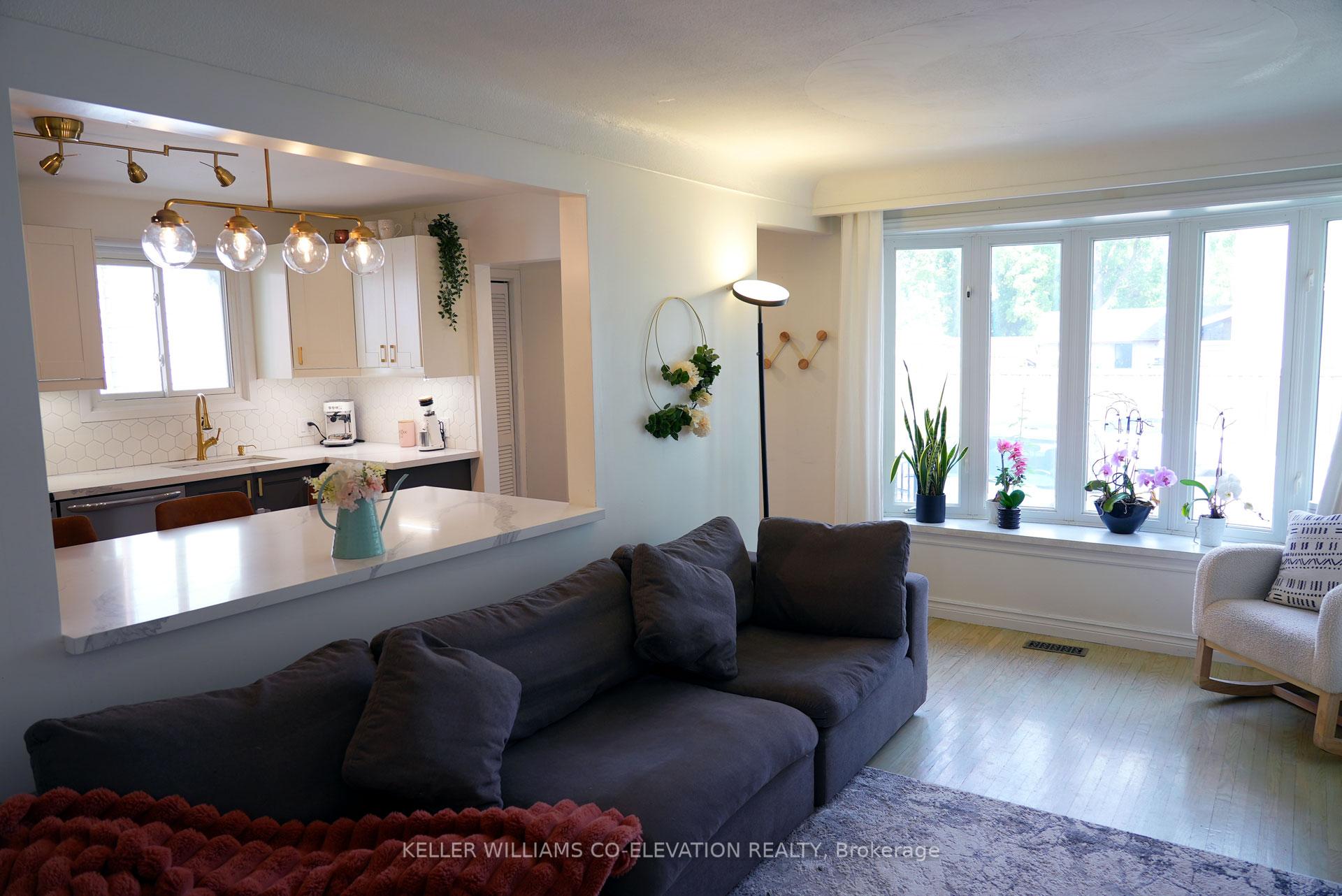Photo 8 of 5 Mountain Avenue N, Hamilton, Stoney Creek — HOMEH