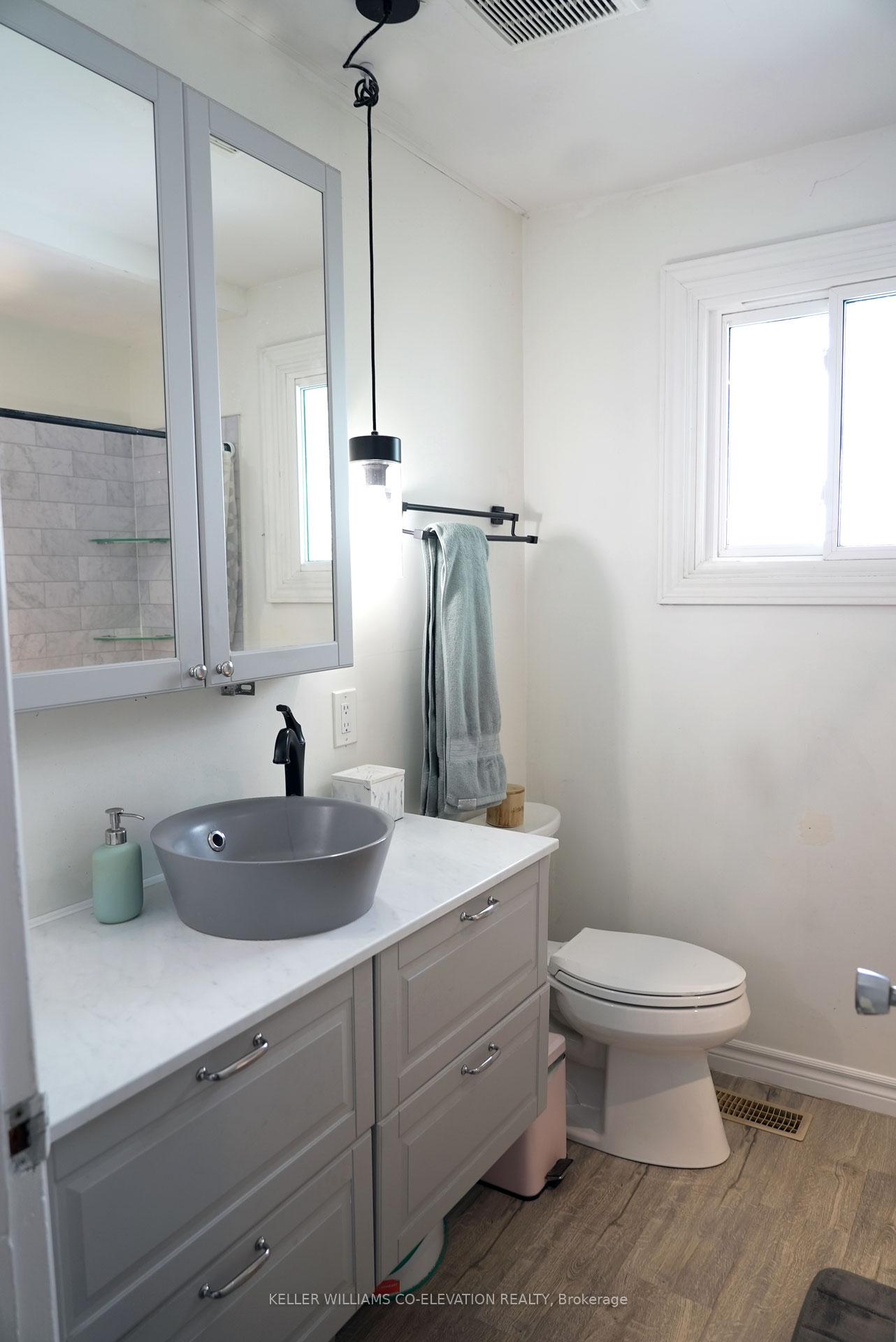 Photo 14 of 5 Mountain Avenue N, Hamilton, Stoney Creek — HOMEH
