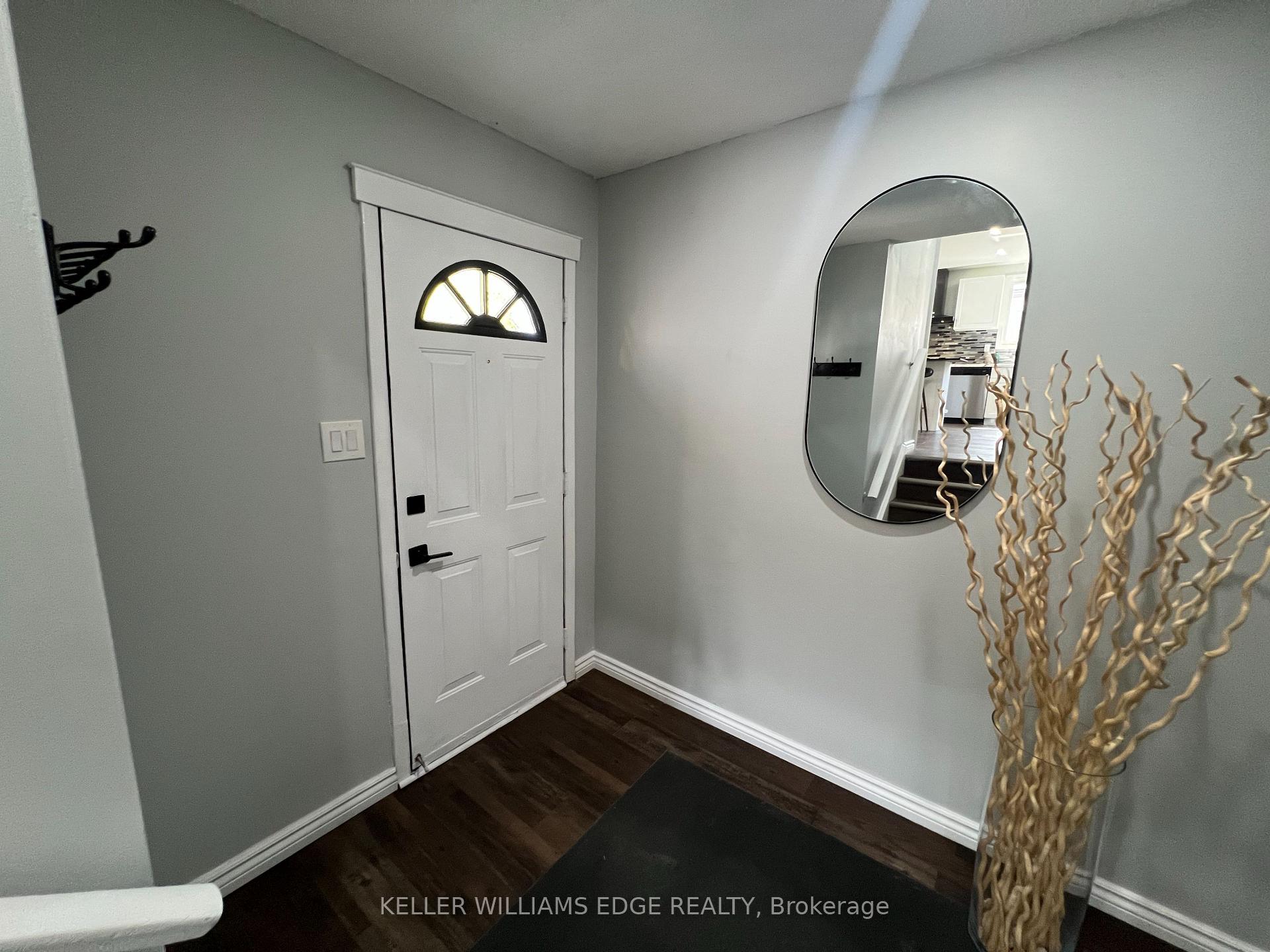 Photo 4 of 228 Lawnhurst Court, Hamilton, Lawfield — HOMEH