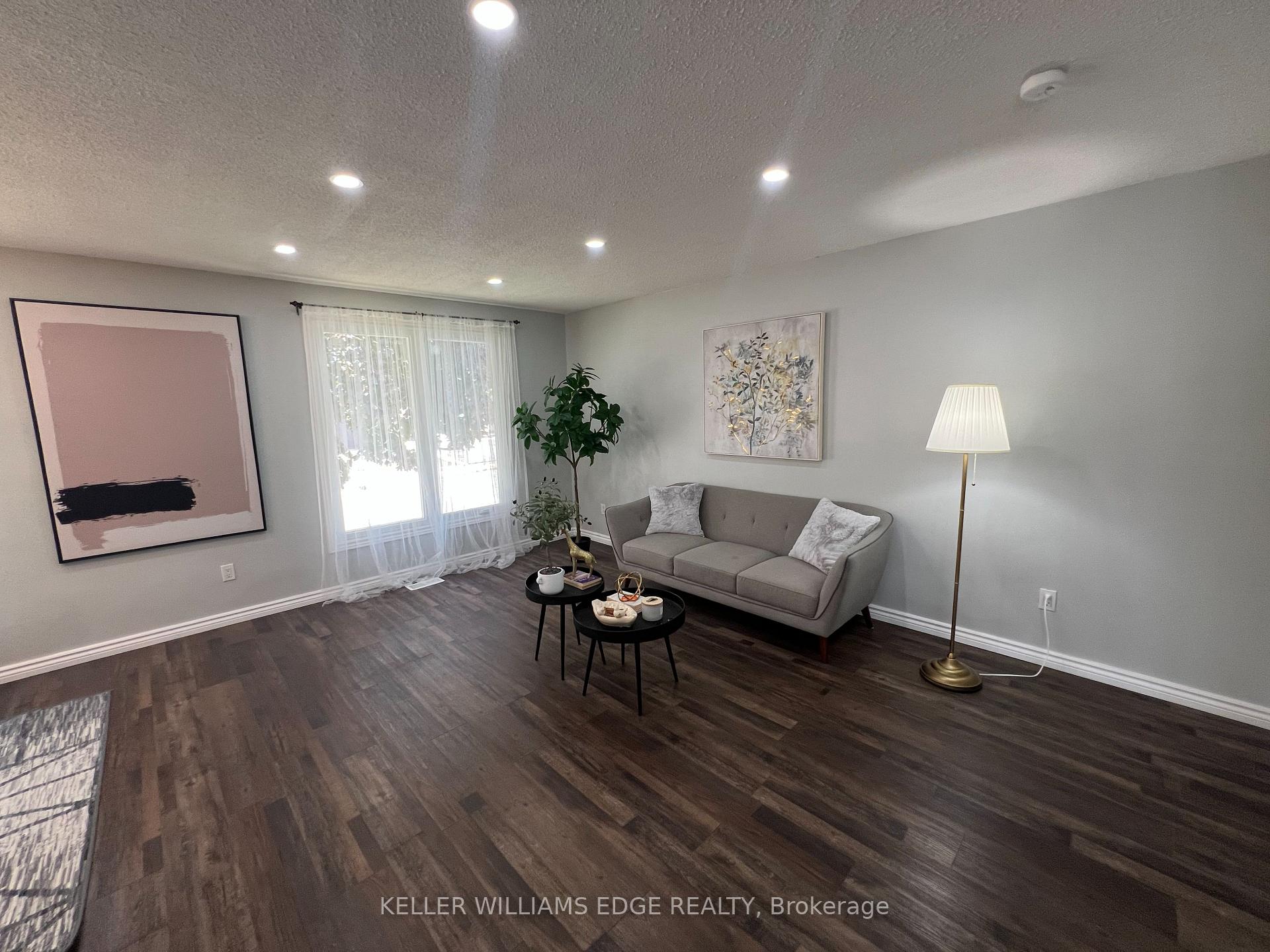 Photo 7 of 228 Lawnhurst Court, Hamilton, Lawfield — HOMEH