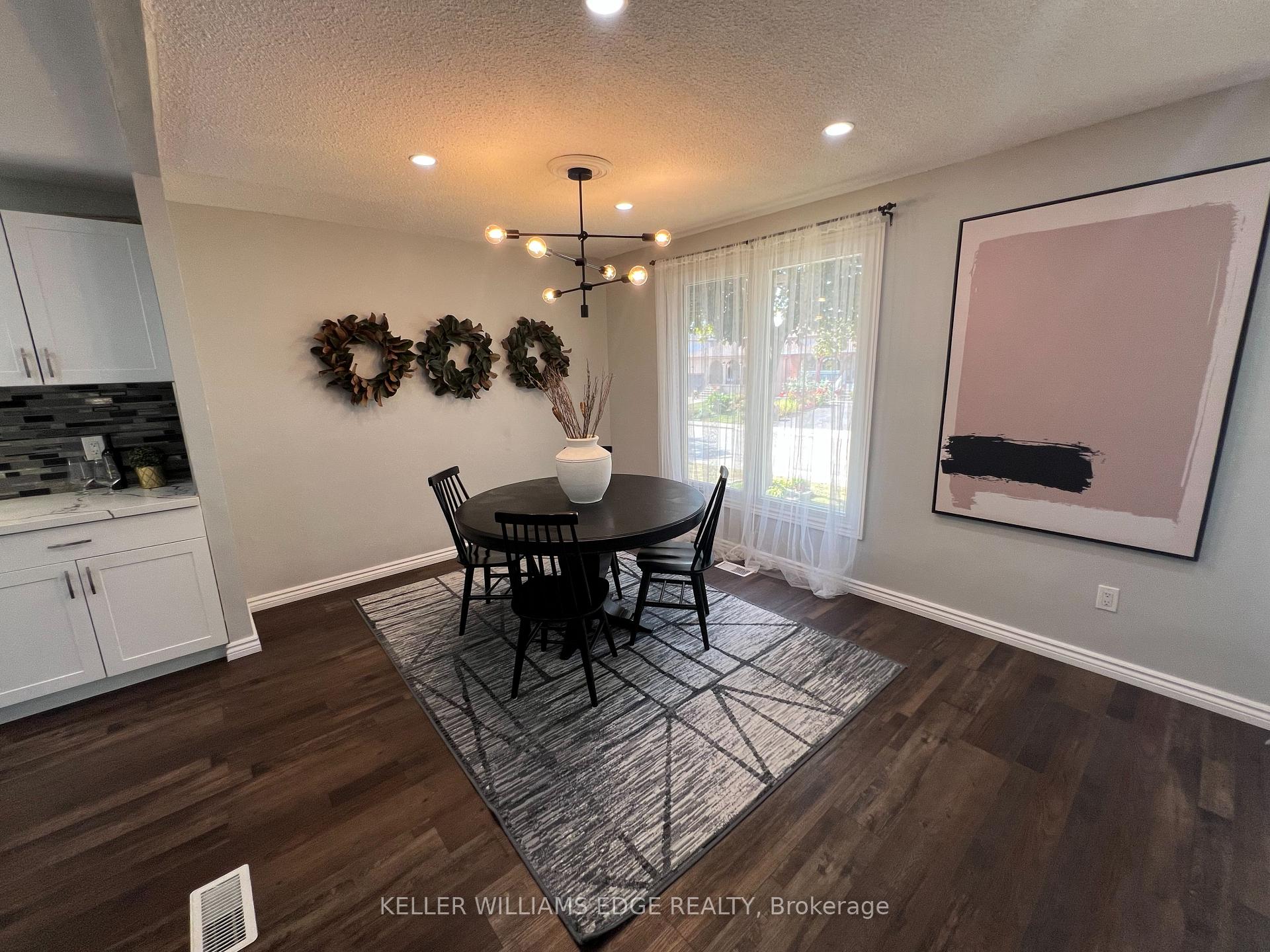 Photo 10 of 228 Lawnhurst Court, Hamilton, Lawfield — HOMEH