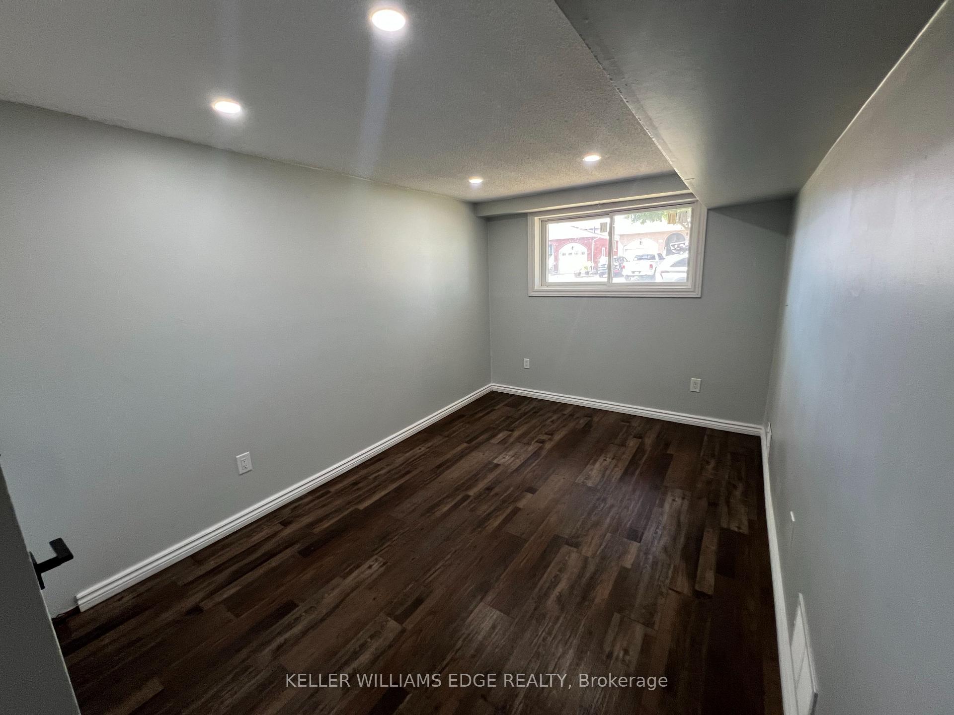 Photo 33 of 228 Lawnhurst Court, Hamilton, Lawfield — HOMEH