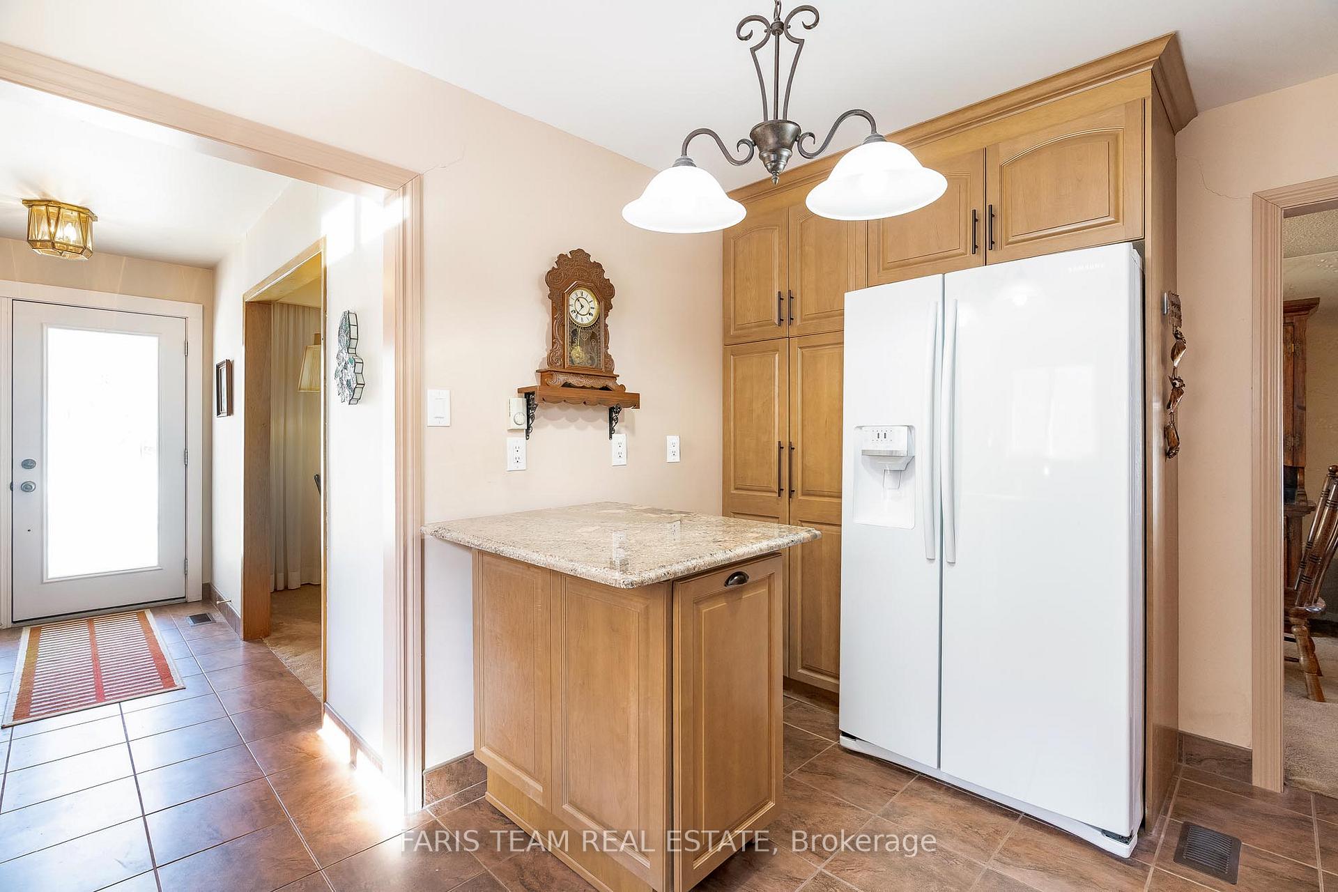 Photo 6 of 47 Briar Road, Barrie, Allandale Heights — HOMEH