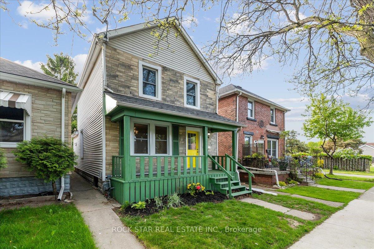 Photo 2 of 223 Weir Street N, Hamilton, Homeside — HOMEH