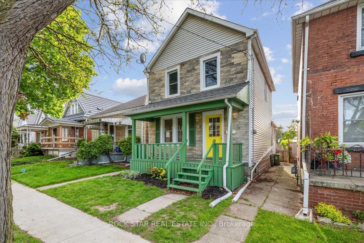 Photo 3 of 223 Weir Street N, Hamilton, Homeside — HOMEH