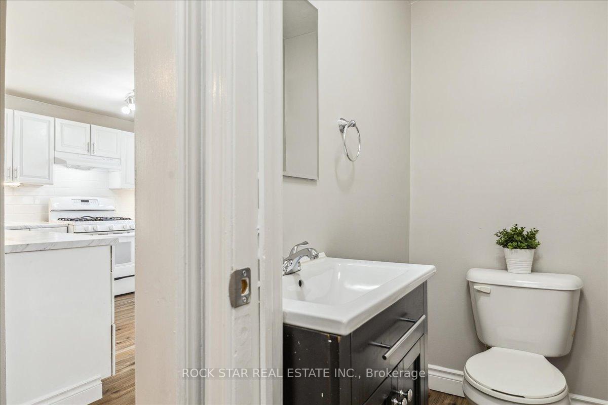 Photo 26 of 223 Weir Street N, Hamilton, Homeside — HOMEH