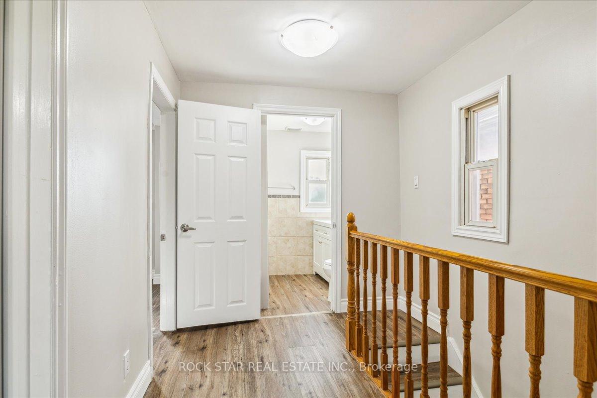 Photo 27 of 223 Weir Street N, Hamilton, Homeside — HOMEH
