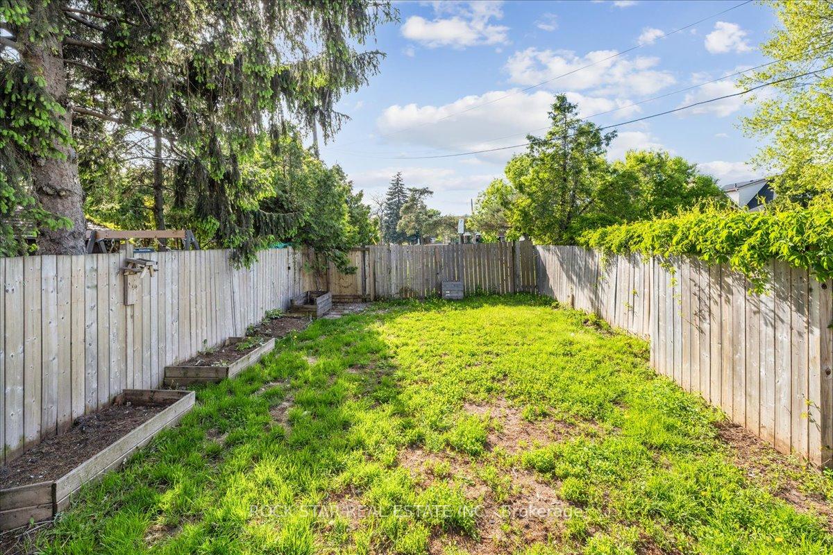 Photo 49 of 223 Weir Street N, Hamilton, Homeside — HOMEH