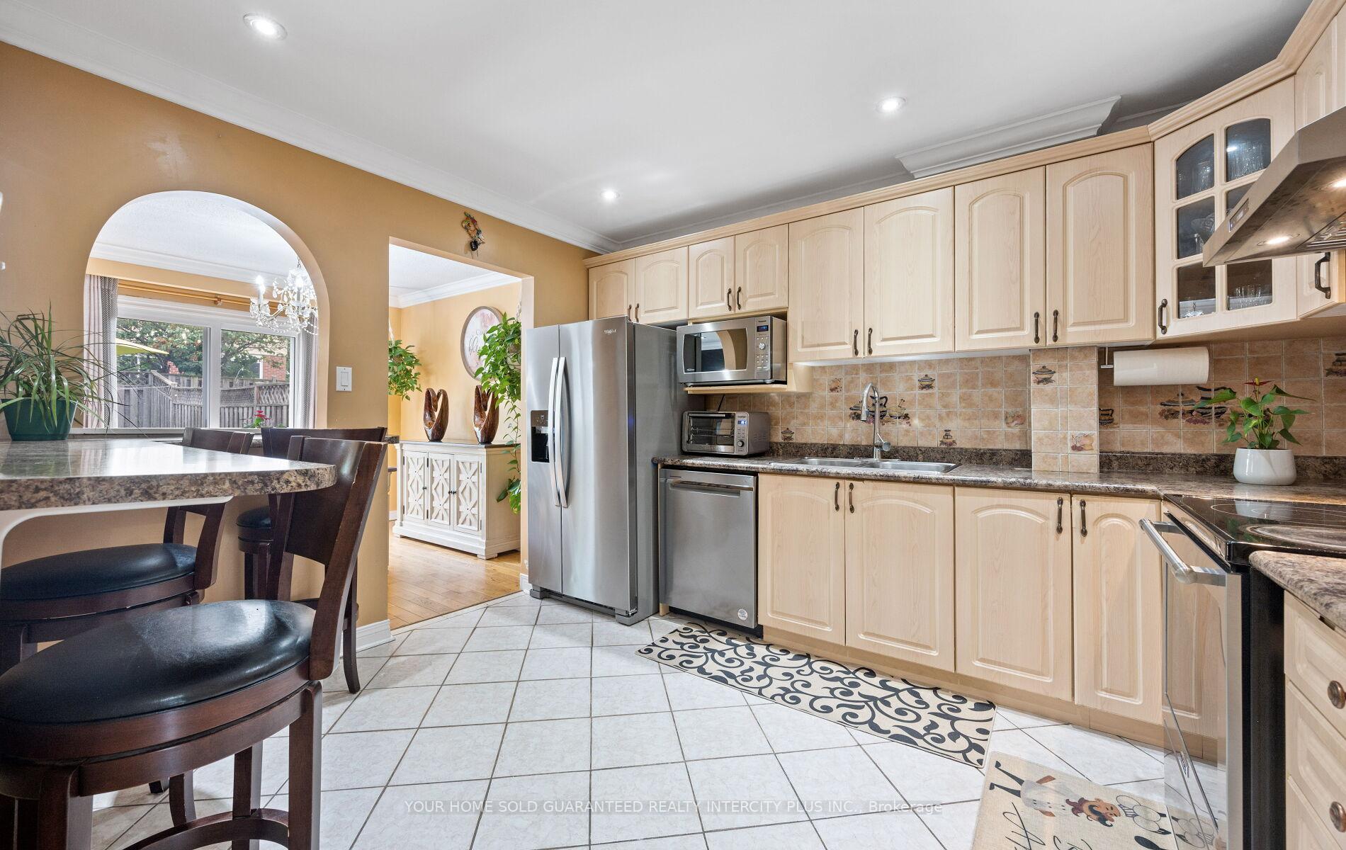 Photo 41 of 33 Merton Road, Brampton, Brampton North — HOMEH