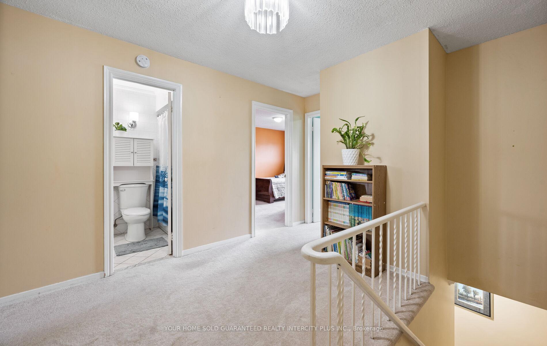 Photo 16 of 33 Merton Road, Brampton, Brampton North — HOMEH