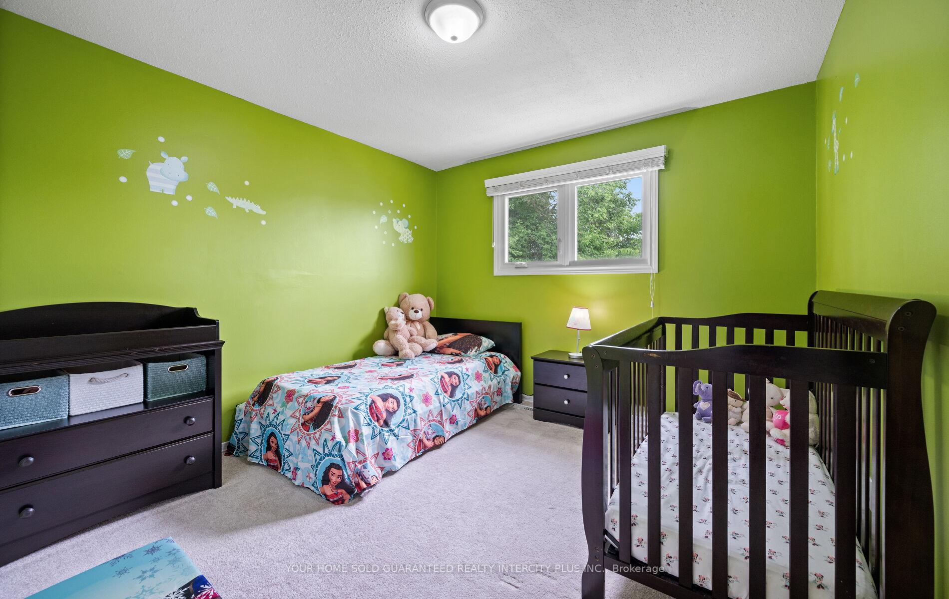 Photo 10 of 33 Merton Road, Brampton, Brampton North — HOMEH