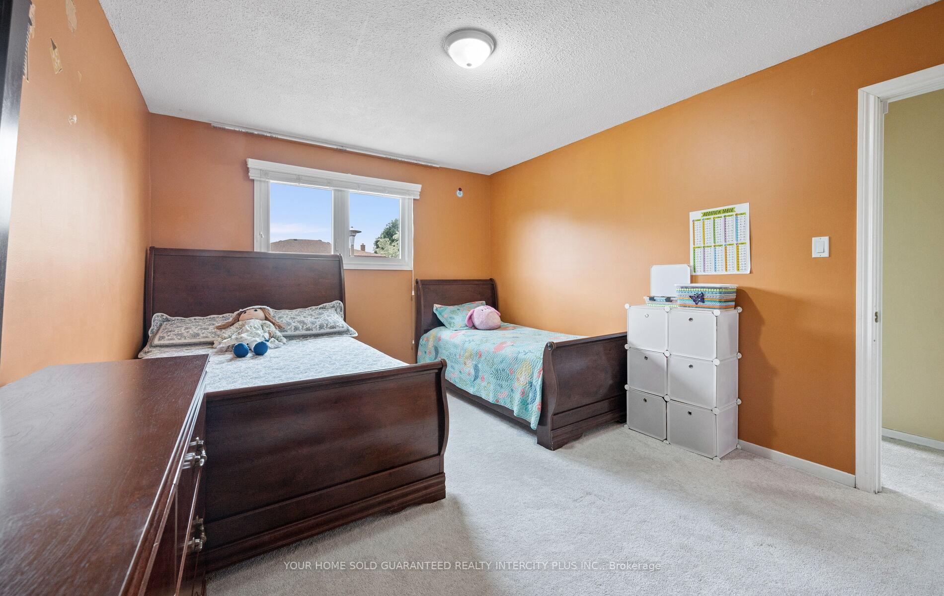Photo 15 of 33 Merton Road, Brampton, Brampton North — HOMEH