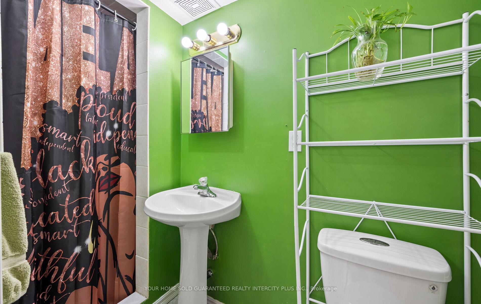 Photo 18 of 33 Merton Road, Brampton, Brampton North — HOMEH