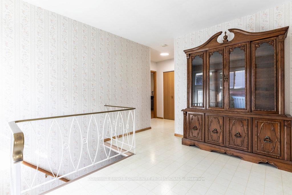 Photo 12 of 112 Nash Road S, Hamilton, Corman — HOMEH