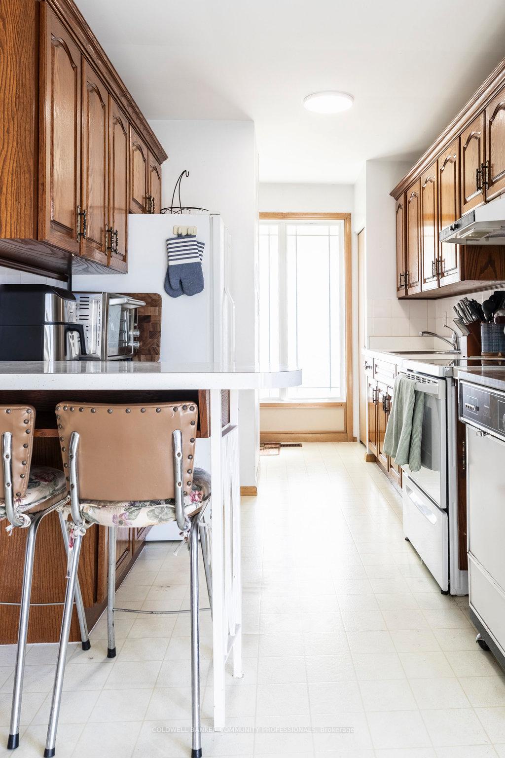 Photo 14 of 112 Nash Road S, Hamilton, Corman — HOMEH