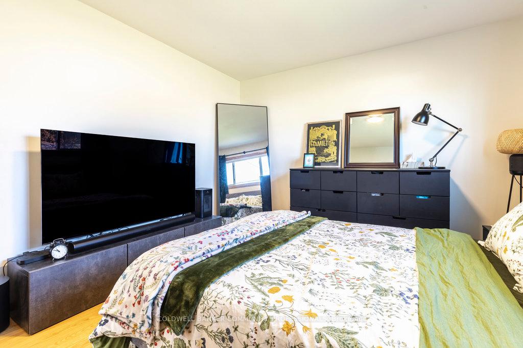 Photo 20 of 112 Nash Road S, Hamilton, Corman — HOMEH