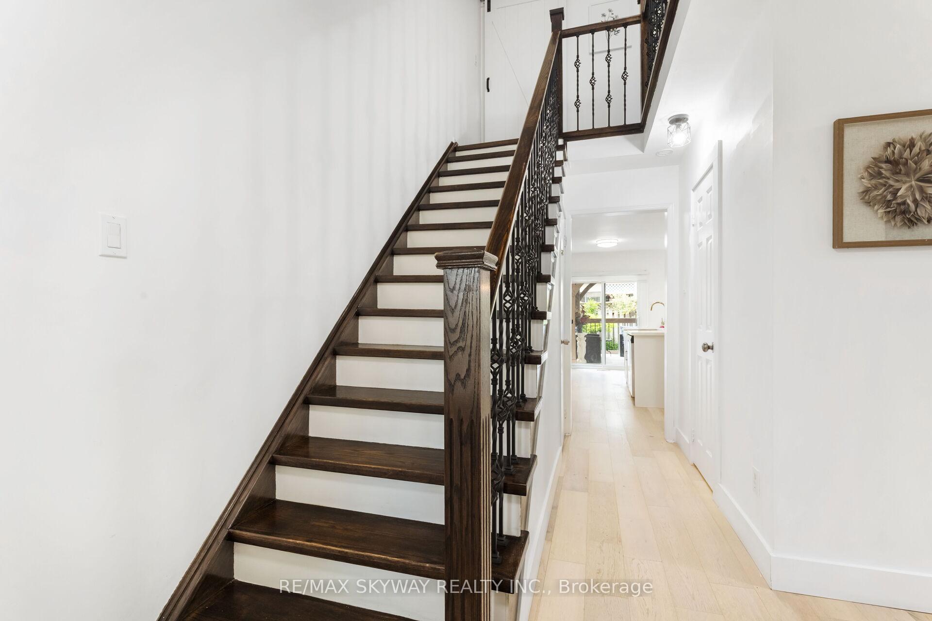 Photo 11 of 94 Sandmere Avenue, Brampton, Heart Lake West — HOMEH