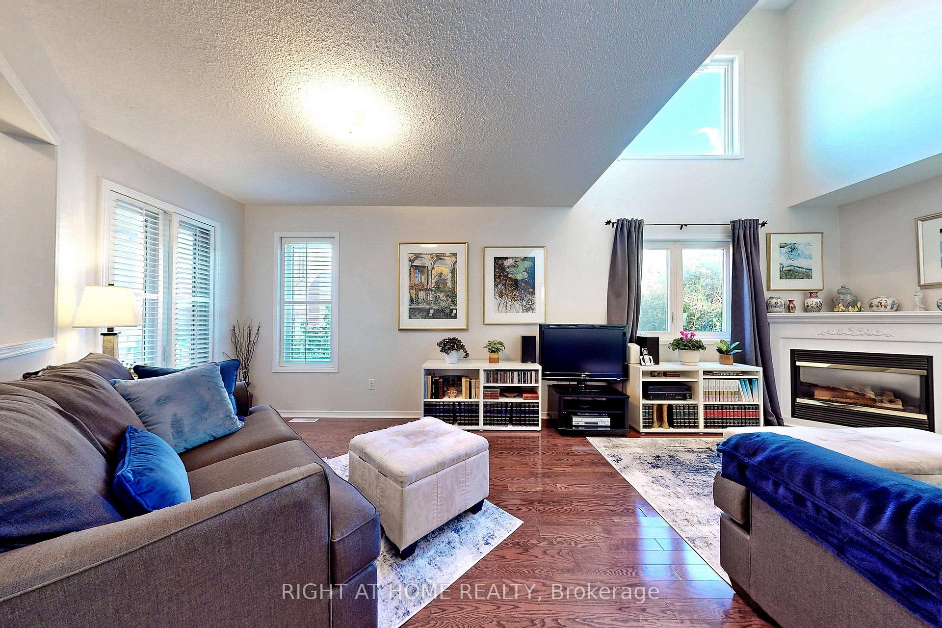 Photo 12 of 117 Lent Crescent, Brampton, Fletcher's West — HOMEH
