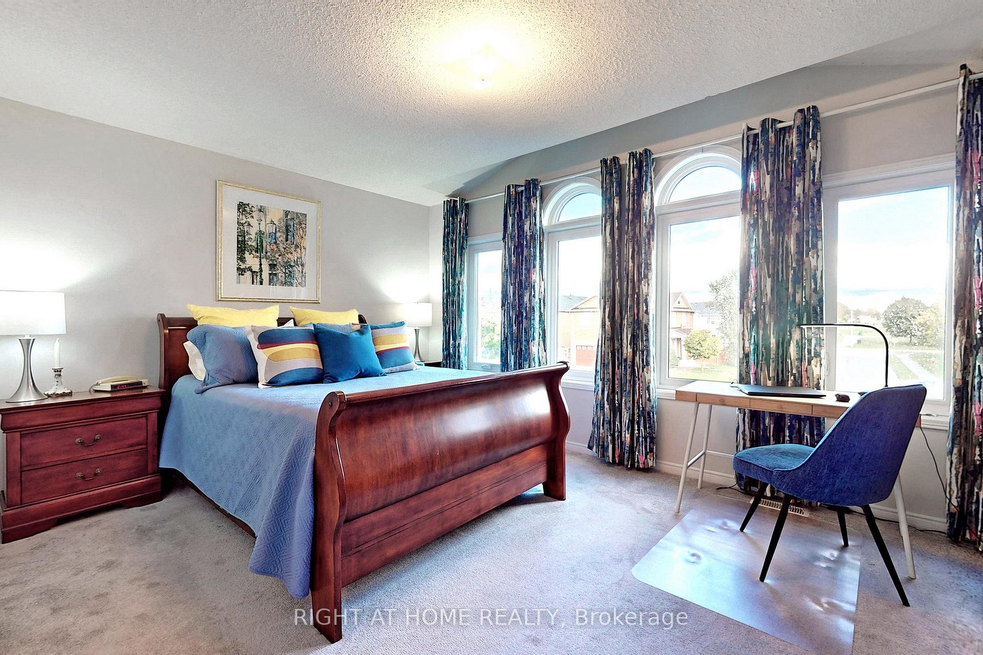 Photo 16 of 117 Lent Crescent, Brampton, Fletcher's West — HOMEH