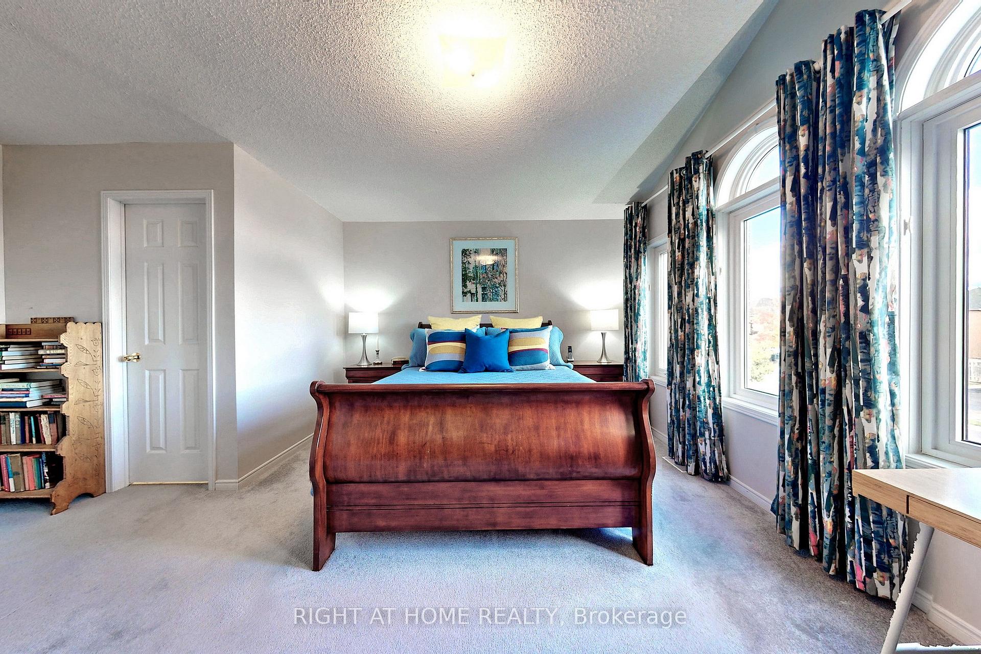Photo 19 of 117 Lent Crescent, Brampton, Fletcher's West — HOMEH