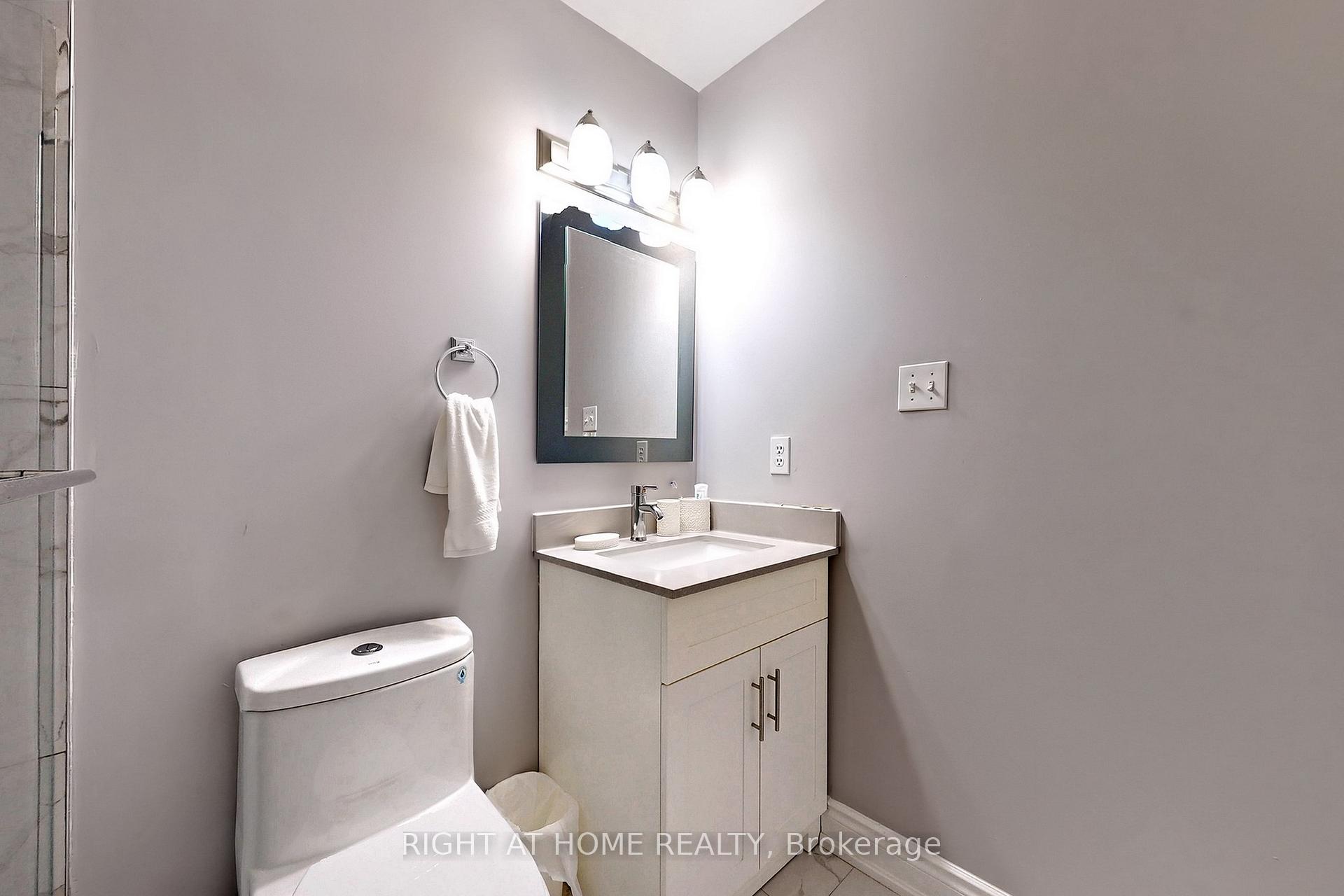 Photo 17 of 117 Lent Crescent, Brampton, Fletcher's West — HOMEH