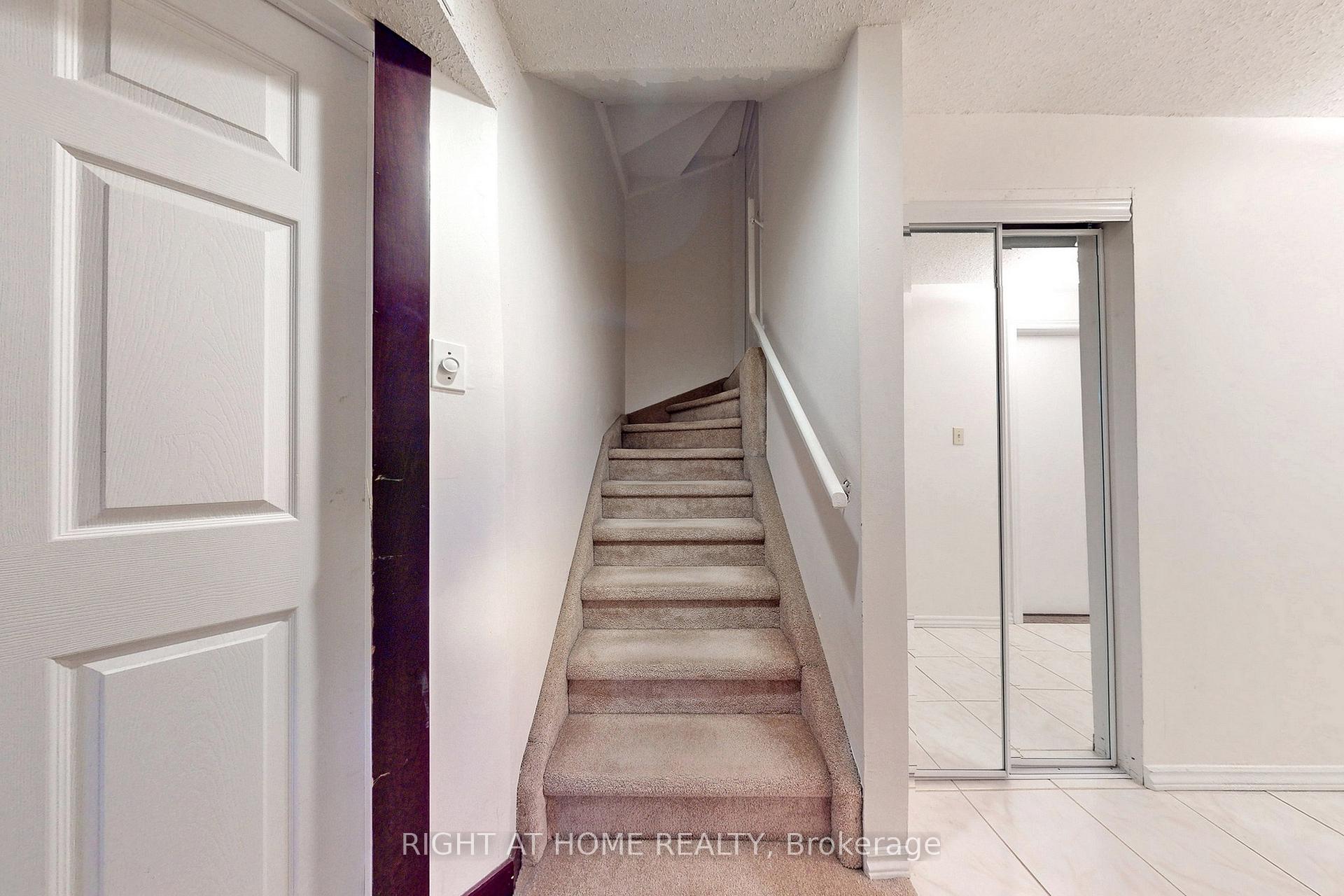 Photo 27 of 117 Lent Crescent, Brampton, Fletcher's West — HOMEH
