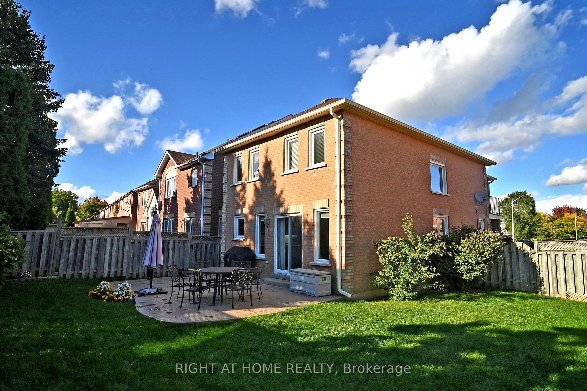 Photo 33 of 117 Lent Crescent, Brampton, Fletcher's West — HOMEH