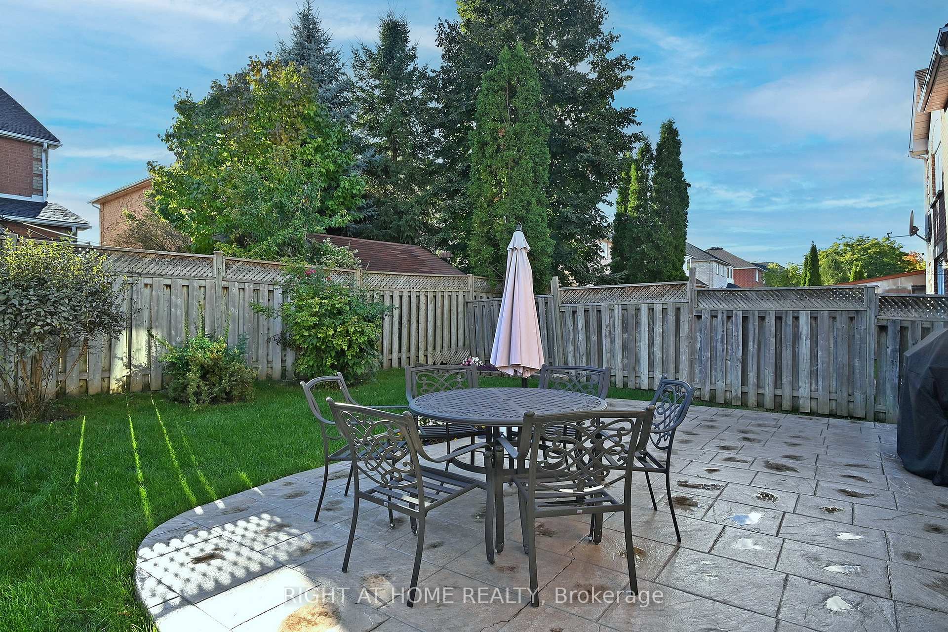Photo 28 of 117 Lent Crescent, Brampton, Fletcher's West — HOMEH