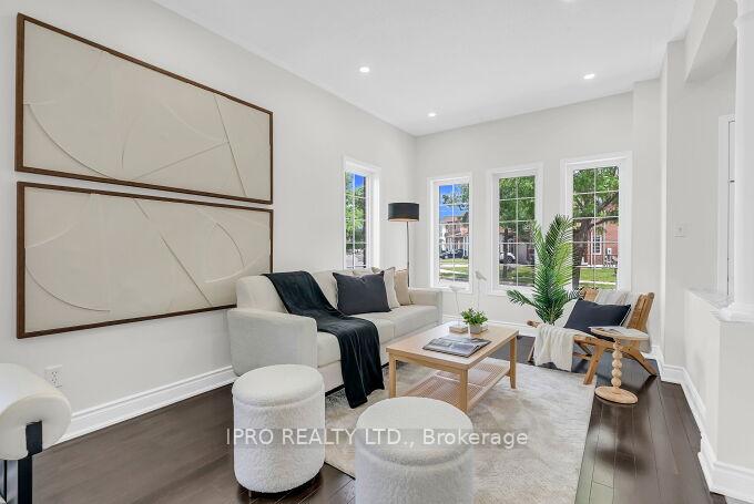 Photo 4 of 72 Commodore Drive, Brampton, Credit Valley — HOMEH