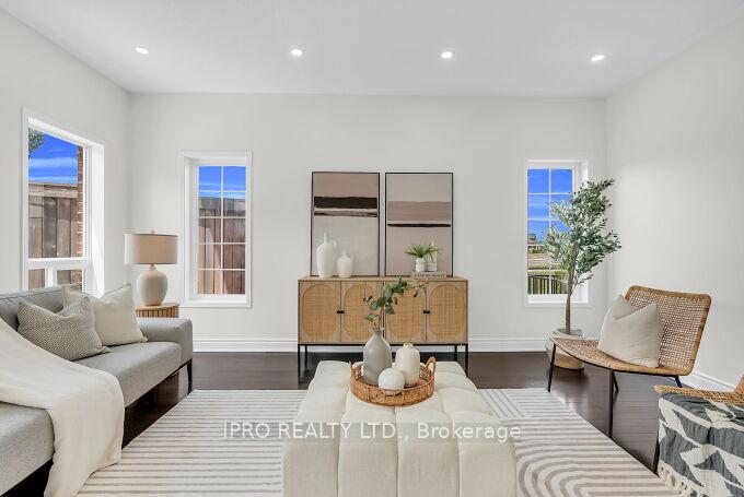 Photo 9 of 72 Commodore Drive, Brampton, Credit Valley — HOMEH
